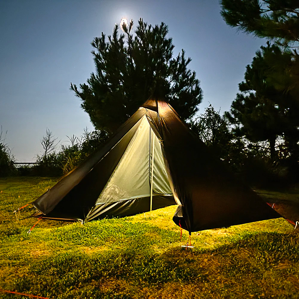 Camping Hot Tent with Chimney  – Campfire Cooking In Another World recenzja i cena